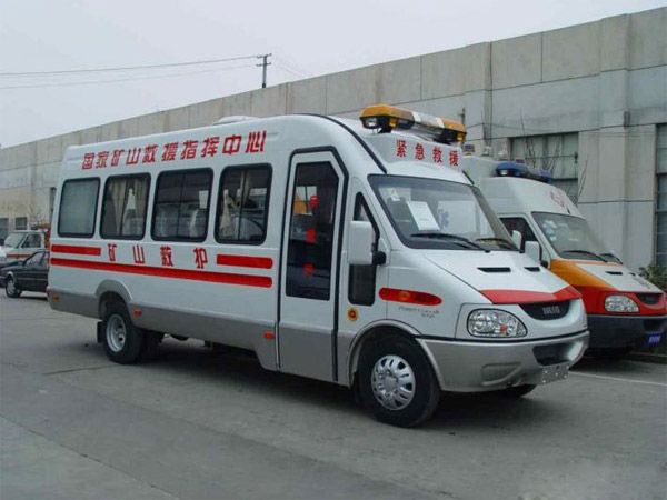 救護(hù)車生產(chǎn)廠家的發(fā)展趨勢(shì)如何？一篇文章告訴你。01