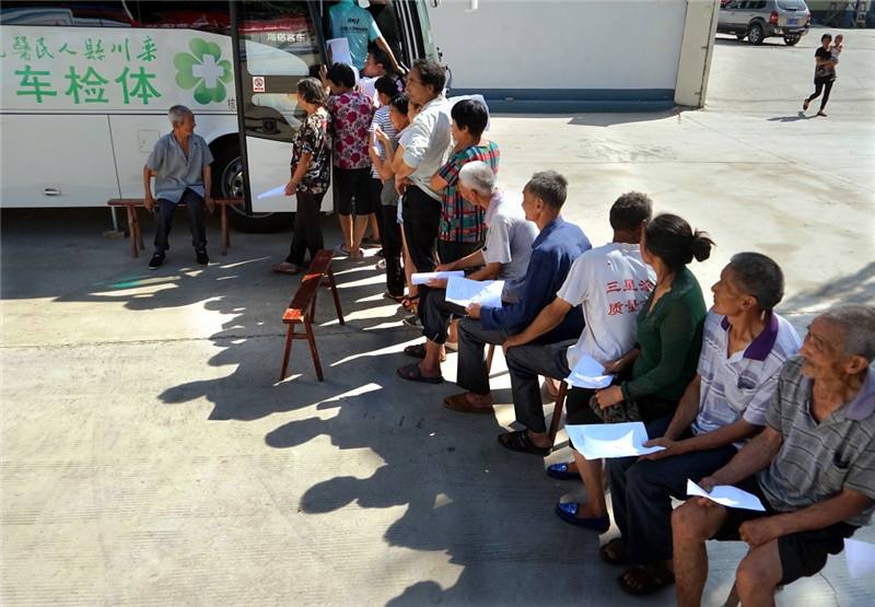 移動體檢車造福人民群眾，生產(chǎn)廠家為健康護航02